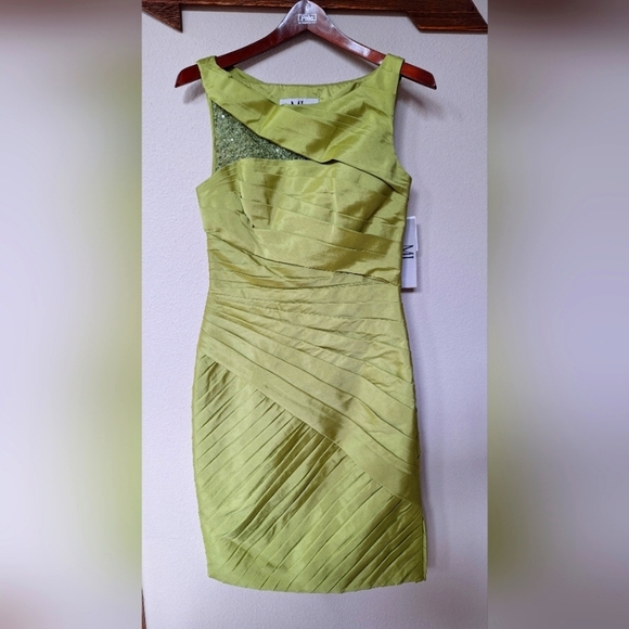 NWT Monique lhuillier Sleeveless Knee-length Green Gown. Womens size 4 - Picture 1 of 12